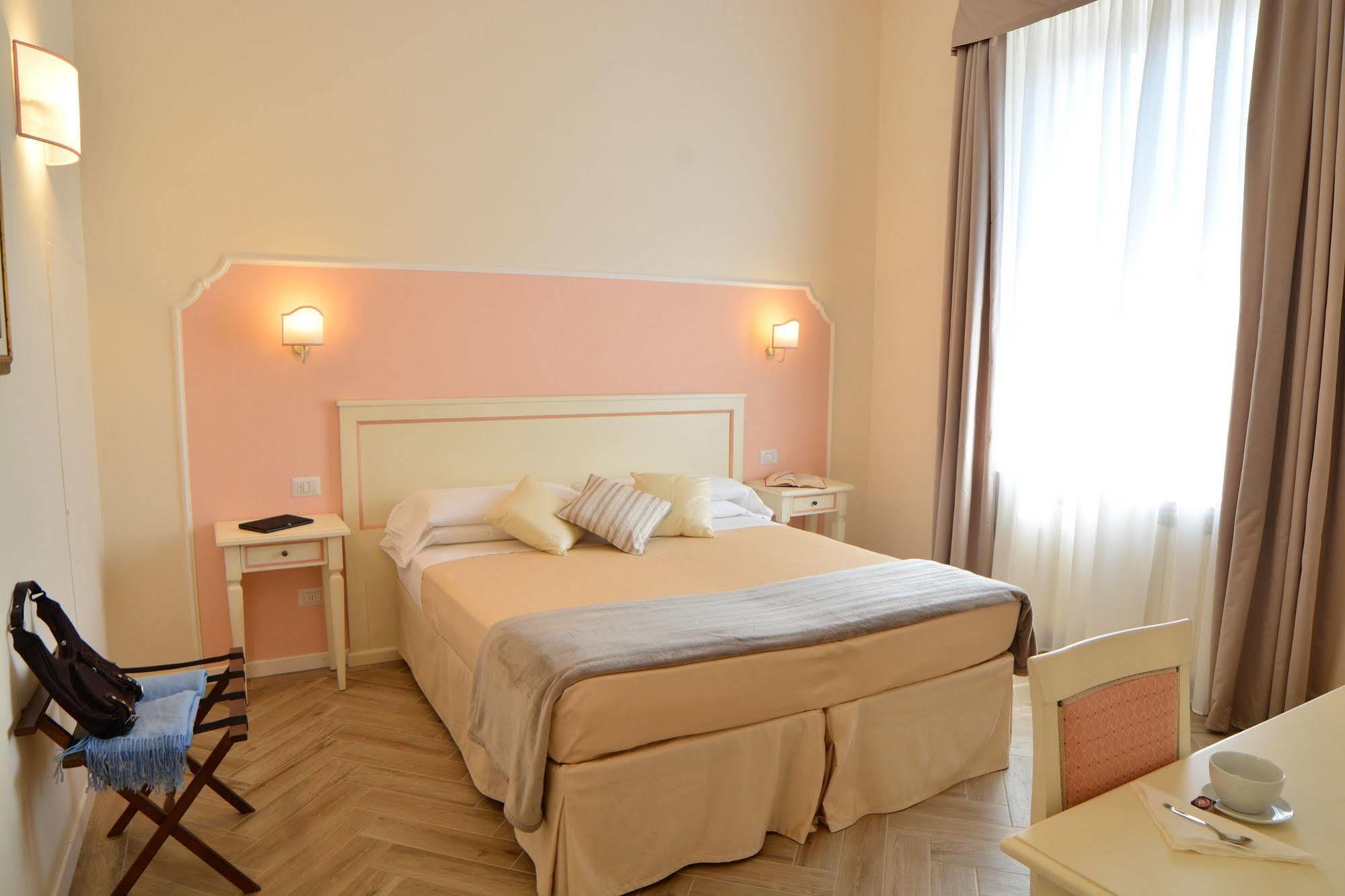 Dimora Salviati Bed and breakfast 3*