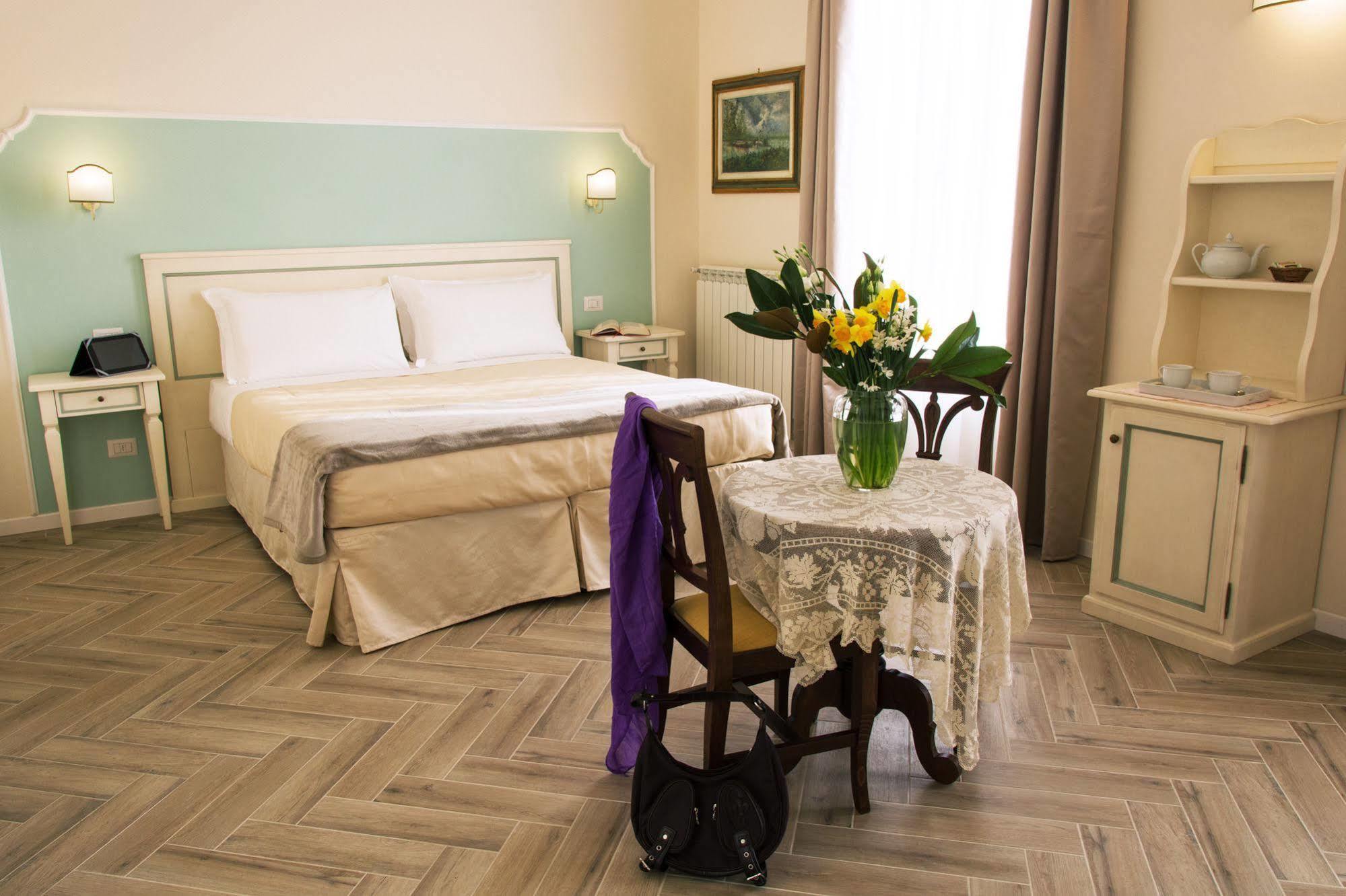 Dimora Salviati Bed and breakfast 3*
